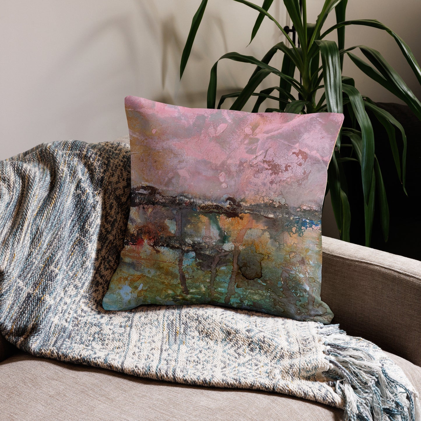 Köp kuddfodral med mjuka färger – tre storlekar ca 56 × 56 cm.